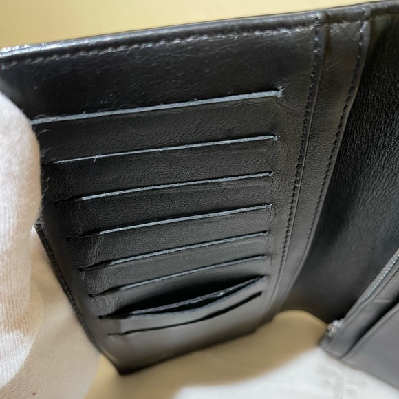 CHANEL make up pallet bifold patent leather wallet - Picture 13 of 16